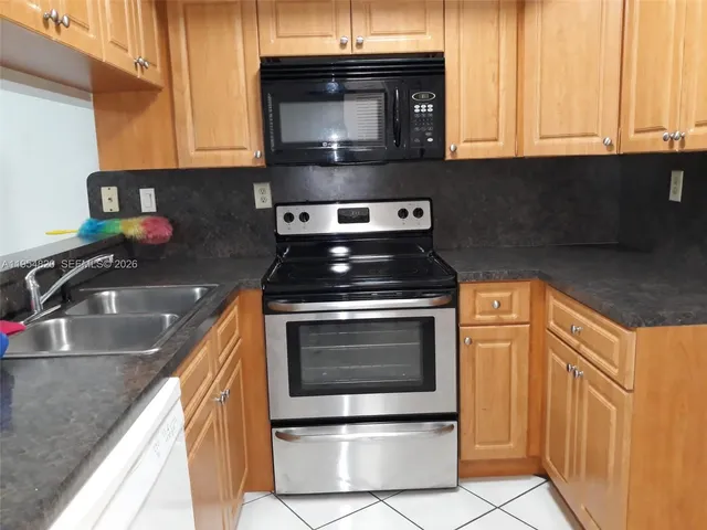 $1,700 | 8899 Southwest 123rd Court, Unit 101, Miami, FL 33186