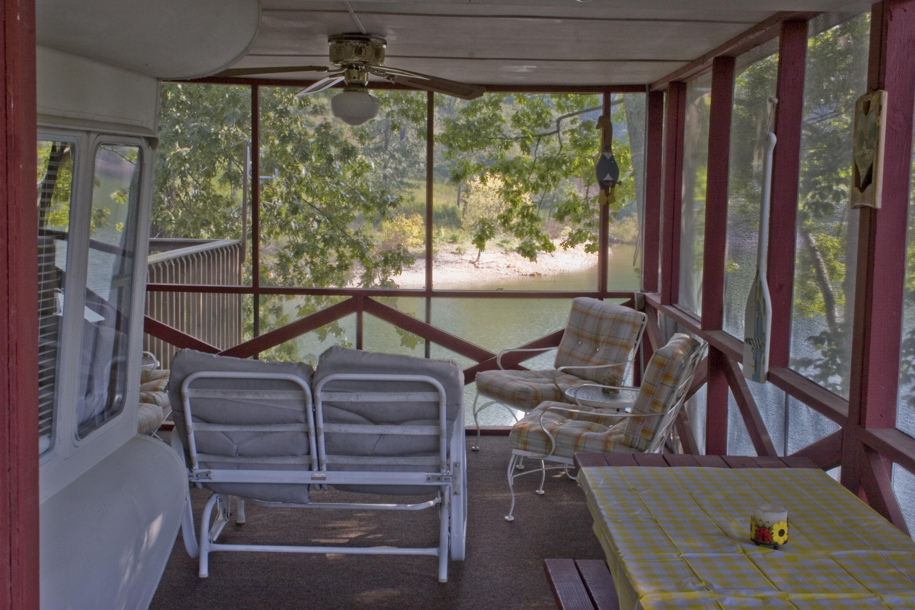 244 Hampton Drive Rutledge, TN 37861 - Photo 3 of 16 Screened in porch