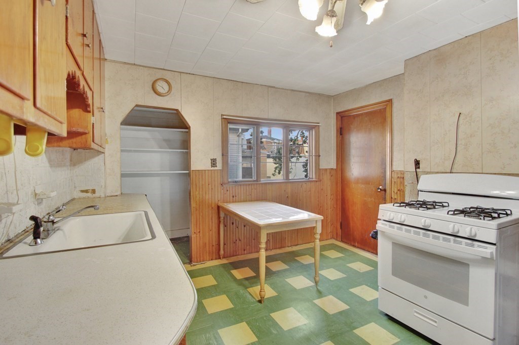 61 Springfield Street Somerville, MA 02143 - Photo 16 of 34 Gallery Image 16