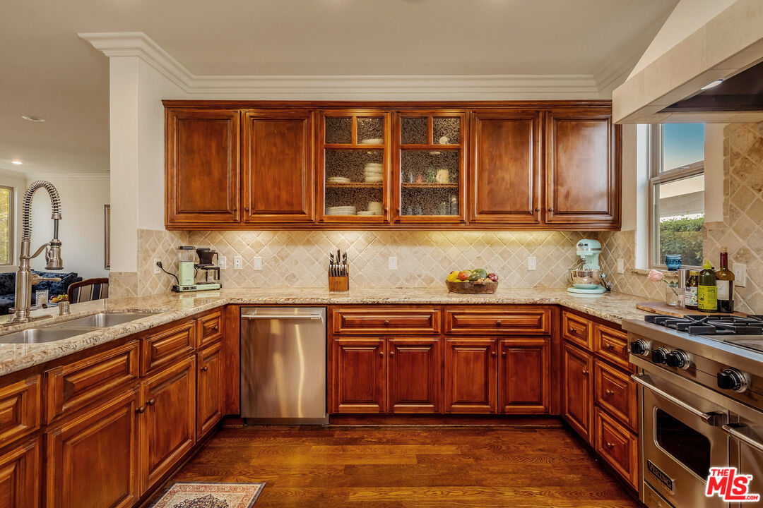 710 Virginia Street El Segundo, CA 90245 - Photo 16 of 44