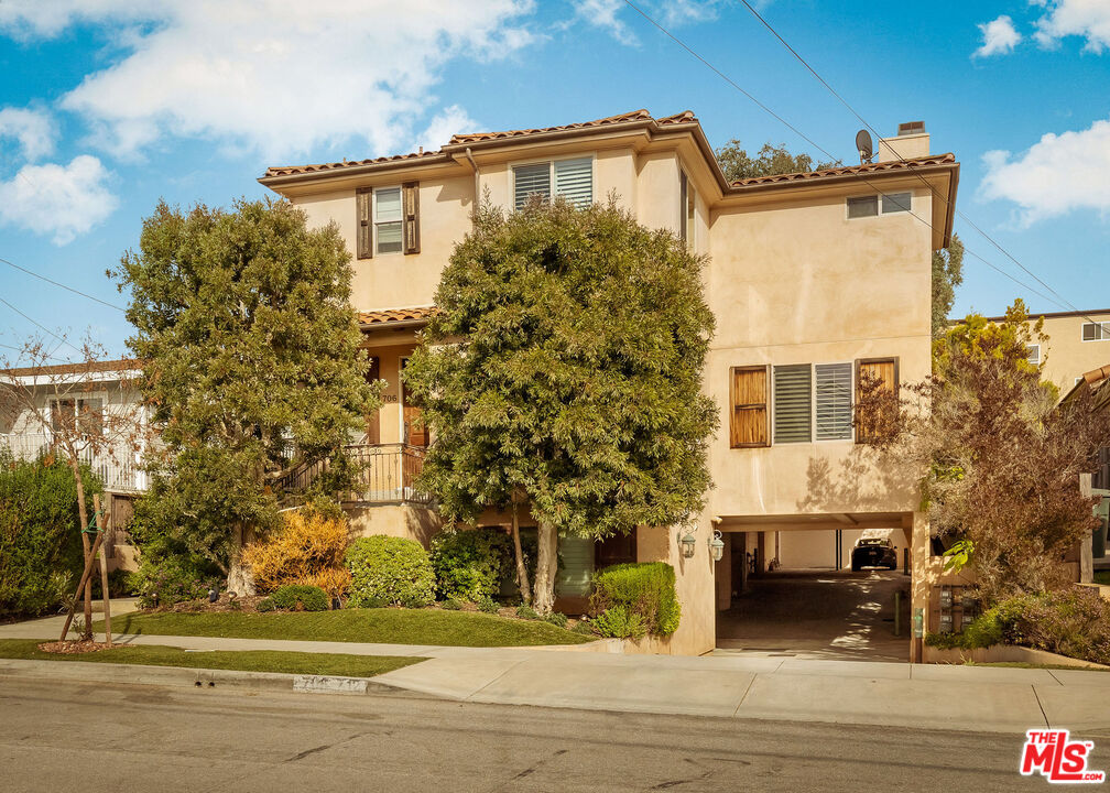 710 Virginia Street El Segundo, CA 90245 - Photo 2 of 44