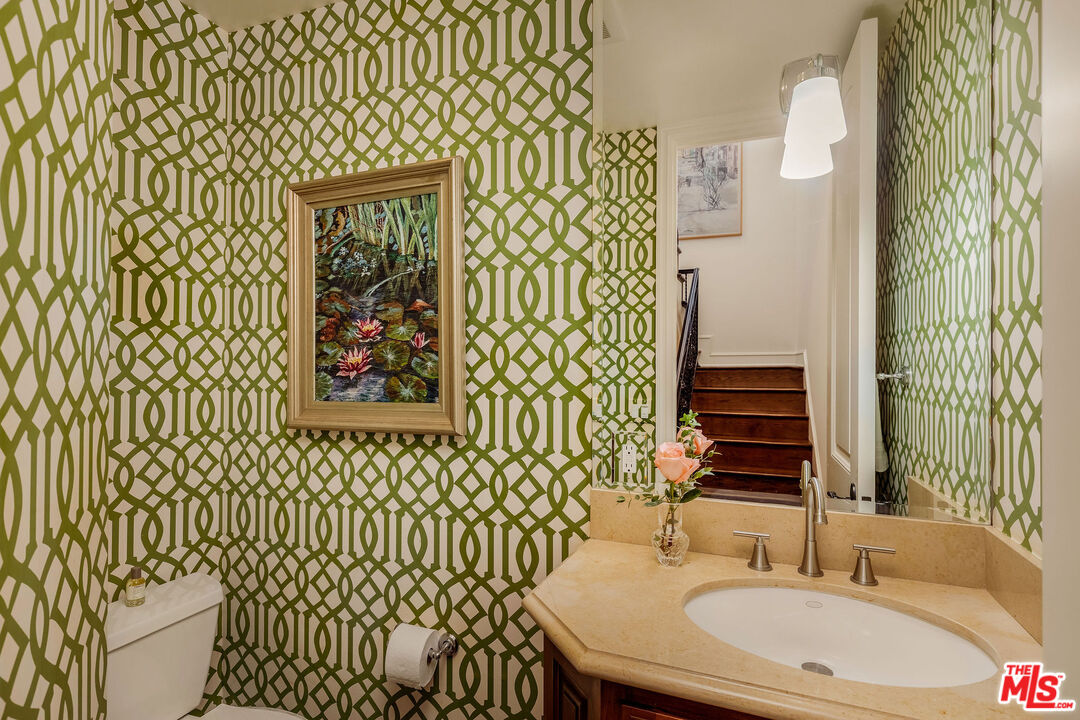 710 Virginia Street El Segundo, CA 90245 - Photo 27 of 44