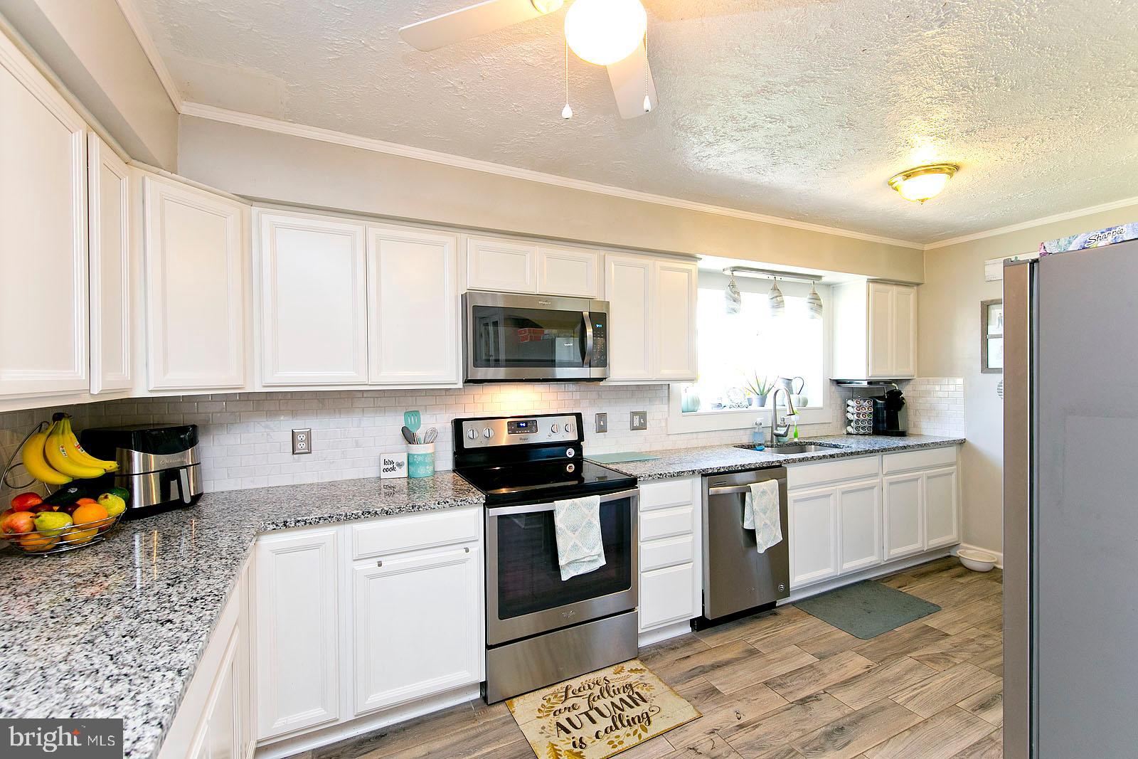 116 Blue Ridge Lane White Post, VA 22663 - Photo 7 of 55 Gorgeous completely renovated kitchen