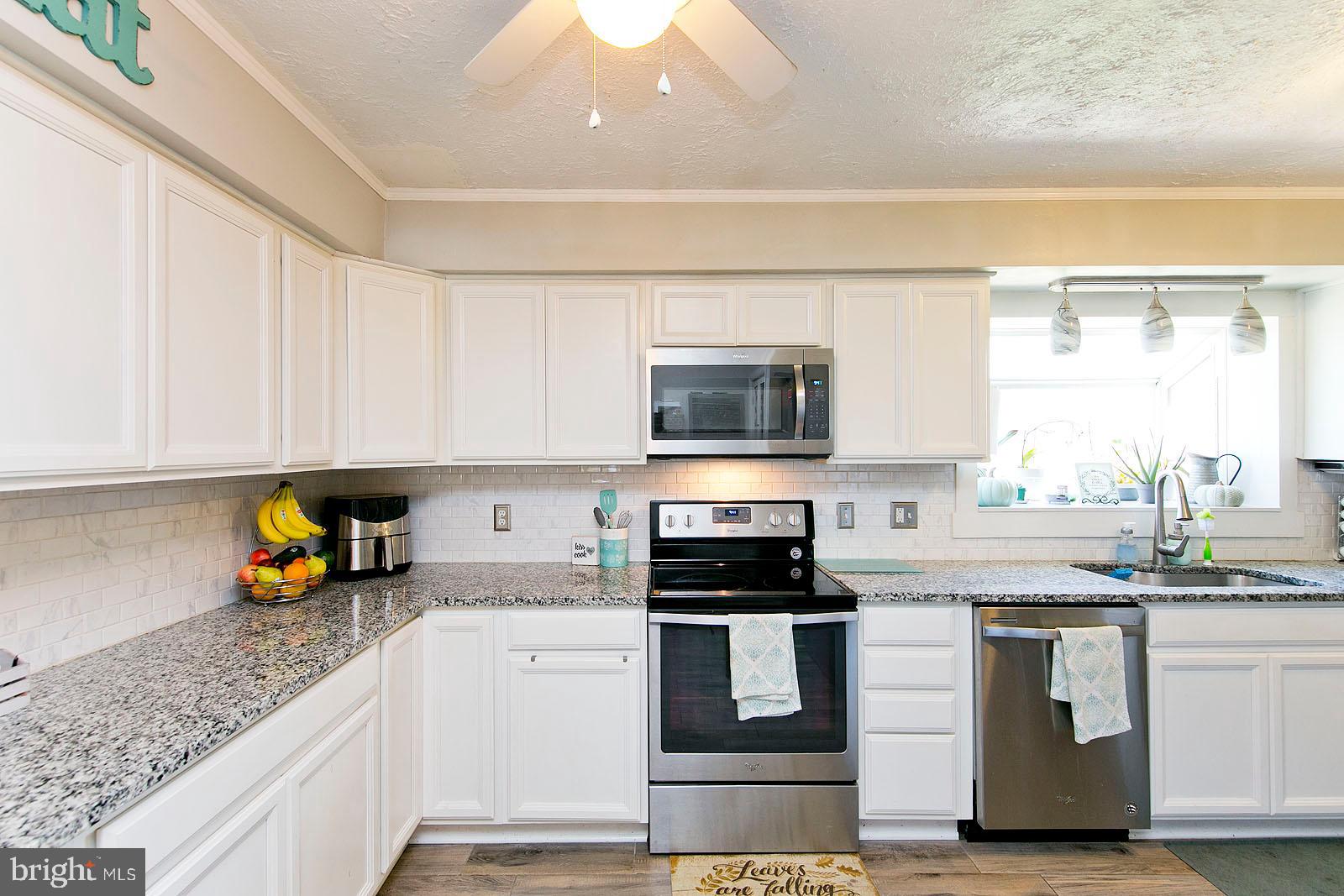 116 Blue Ridge Lane White Post, VA 22663 - Photo 8 of 55 New cabinets, granite countertops & SS appliances