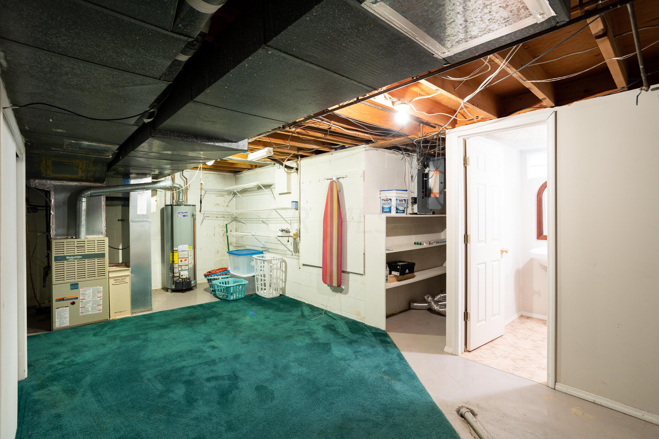 844 Critchfield Road Columbus, OH 43213 - Photo 60 of 67 Laundry Area