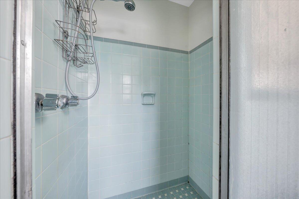 3579 Hartland Road Southwest Roanoke, VA 24015 - Photo 12 of 37 12-MIB00167