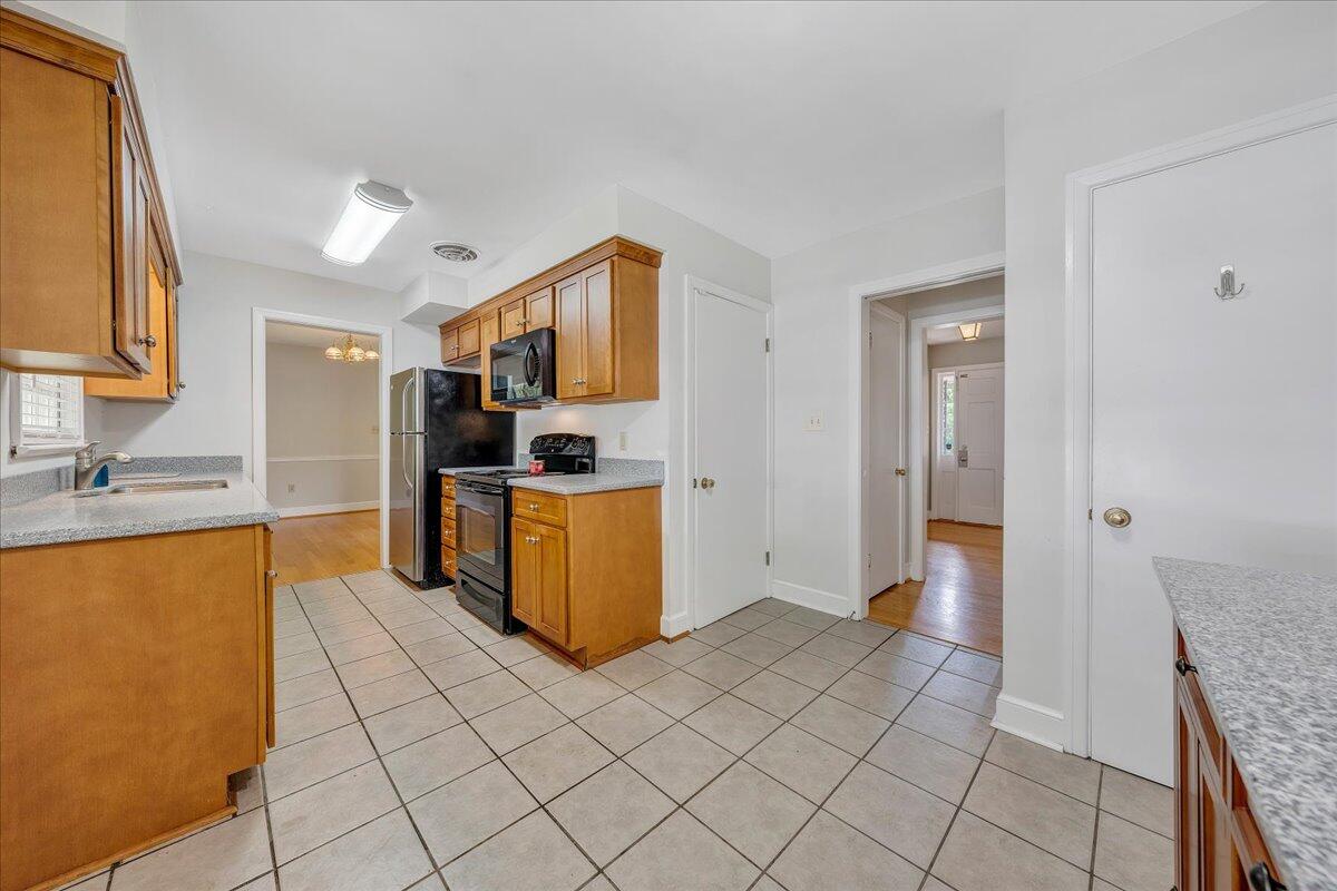 3579 Hartland Road Southwest Roanoke, VA 24015 - Photo 26 of 37 26-MIB00212