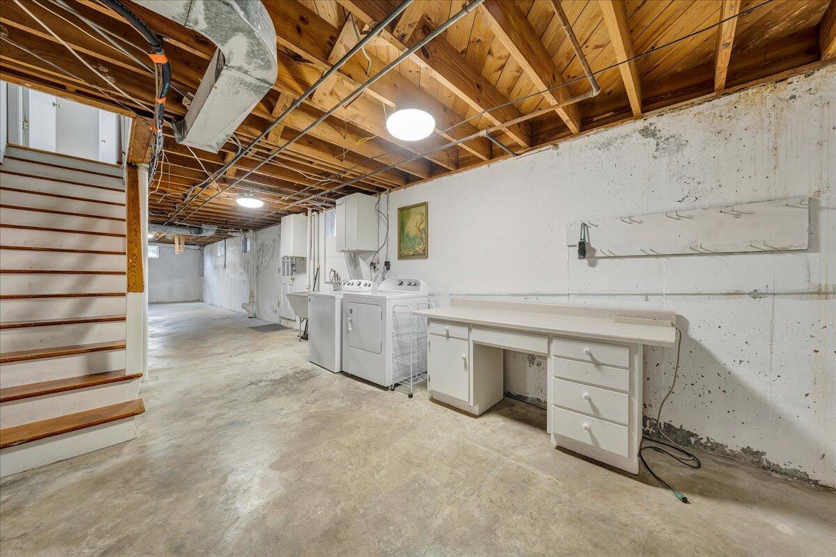 3579 Hartland Road Southwest Roanoke, VA 24015 - Photo 27 of 37 27-MIB00215