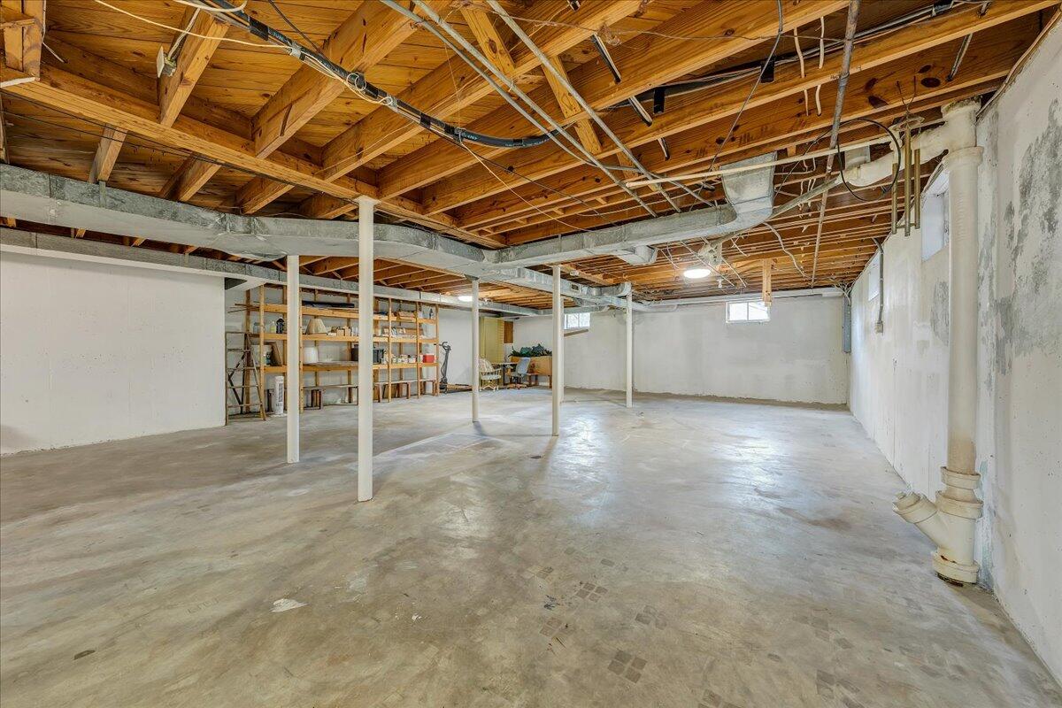 3579 Hartland Road Southwest Roanoke, VA 24015 - Photo 29 of 37 29-MIB00221