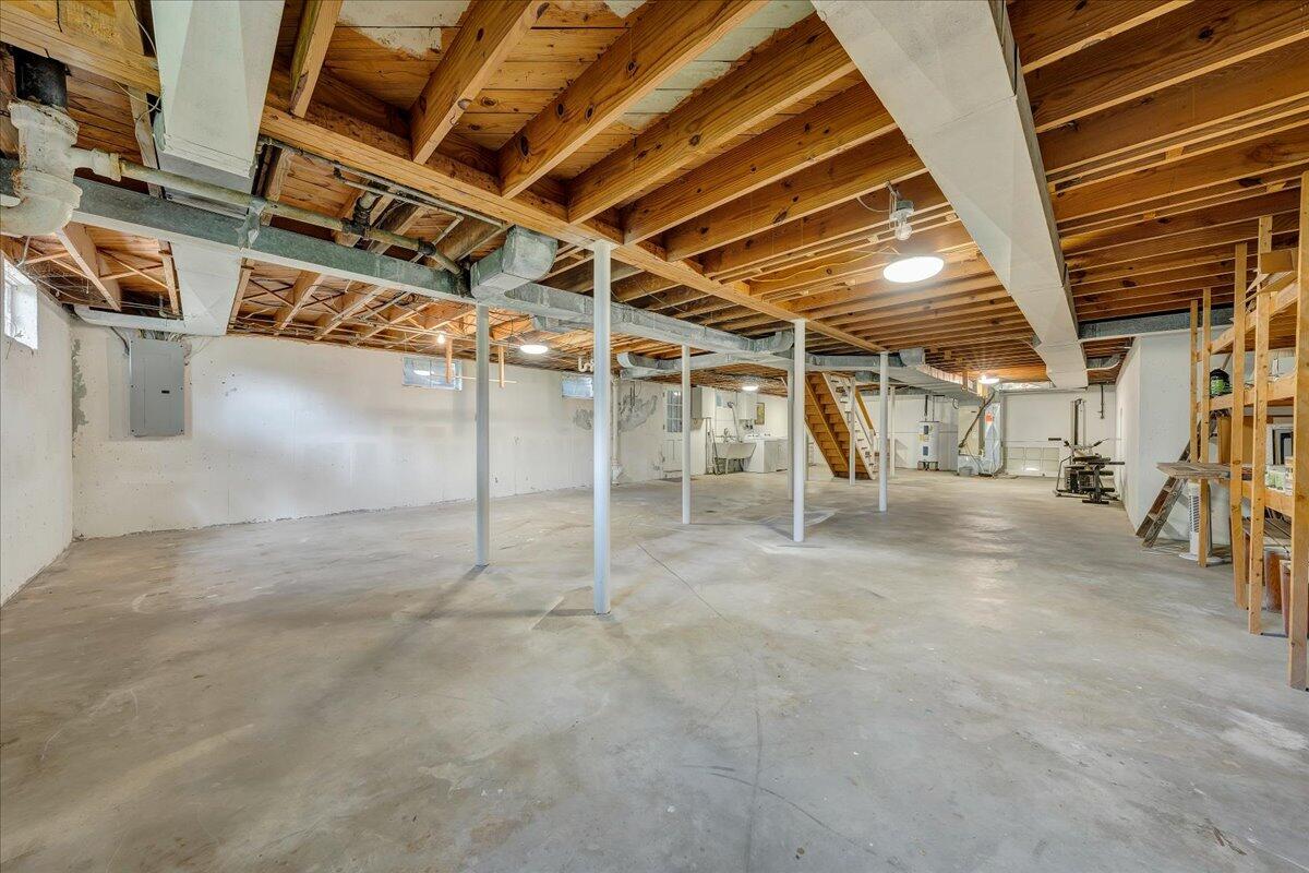 3579 Hartland Road Southwest Roanoke, VA 24015 - Photo 30 of 37 30-MIB00224