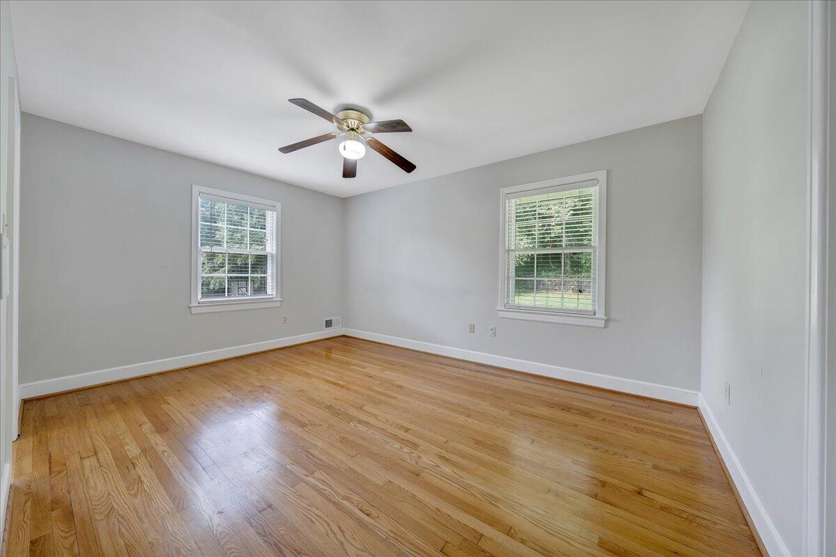 3579 Hartland Road Southwest Roanoke, VA 24015 - Photo 9 of 37 09-MIB00158