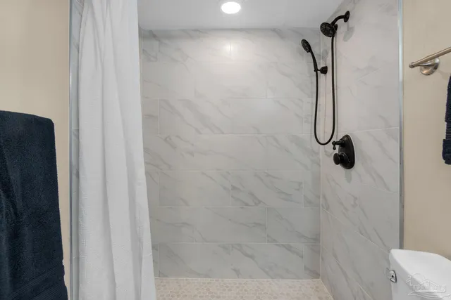 $189,000 | 615 Bayshore Drive, Unit 206, Pensacola, FL 32507