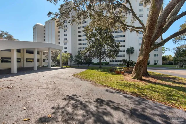 $189,000 | 615 Bayshore Drive, Unit 206, Pensacola, FL 32507