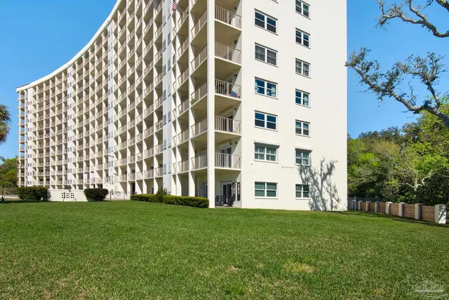 $189,000 | 615 Bayshore Drive, Unit 206, Pensacola, FL 32507