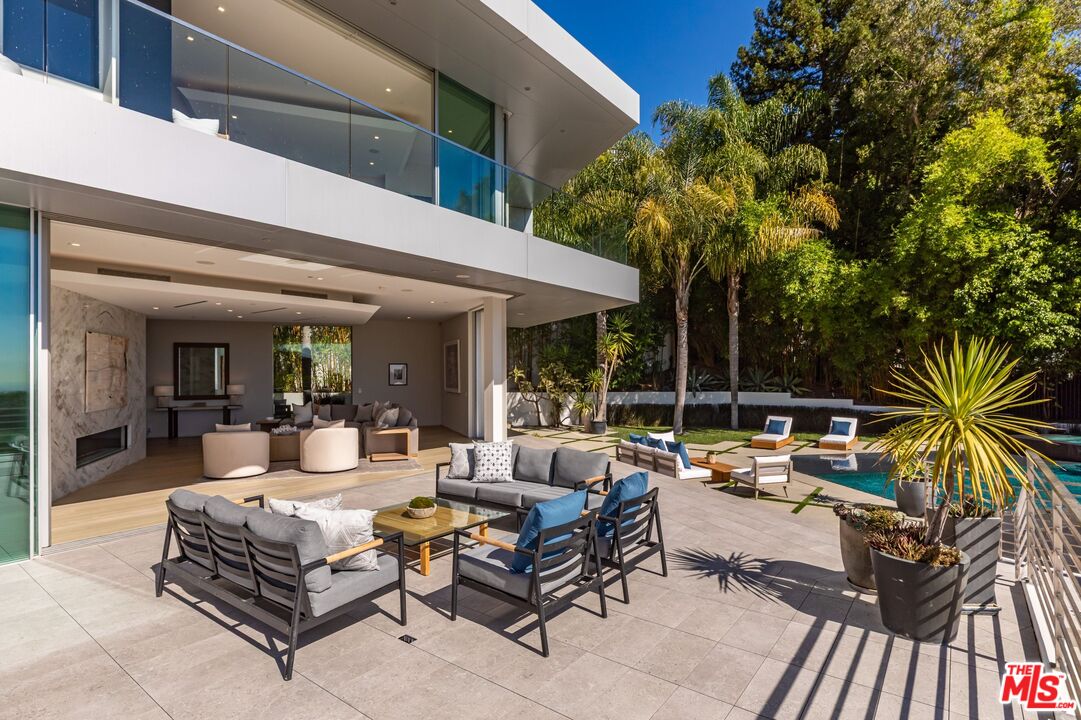 1895 Rising Glen Road Los Angeles, CA 90069 - Photo 31 of 41