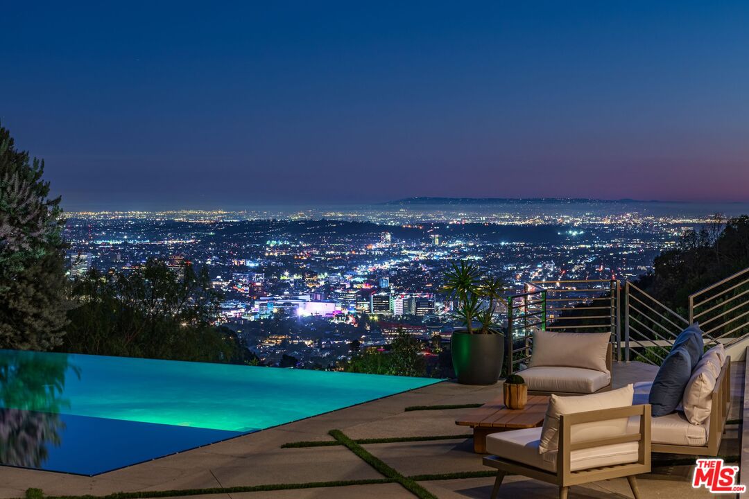 1895 Rising Glen Road Los Angeles, CA 90069 - Photo 39 of 41