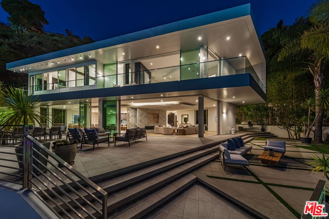 1895 Rising Glen Road Los Angeles, CA 90069 - Photo 40 of 41