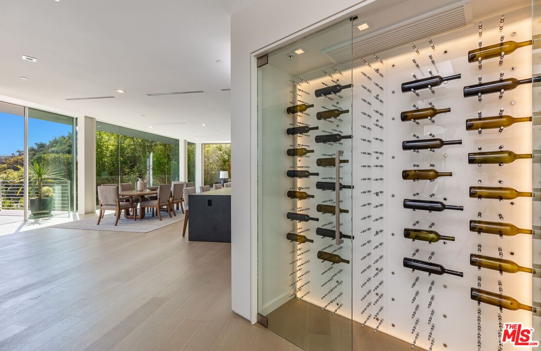 1895 Rising Glen Road Los Angeles, CA 90069 - Photo 6 of 41