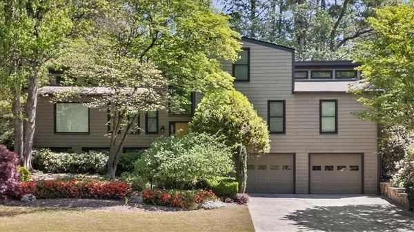 $3,500 | 2420 Castle Lane Northeast, Marietta, GA 30062