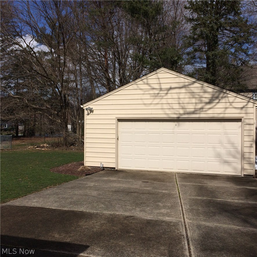 23942 Maple Ridge Road North Olmsted, OH 44070 - Photo 4 of 22 Gallery Image 4