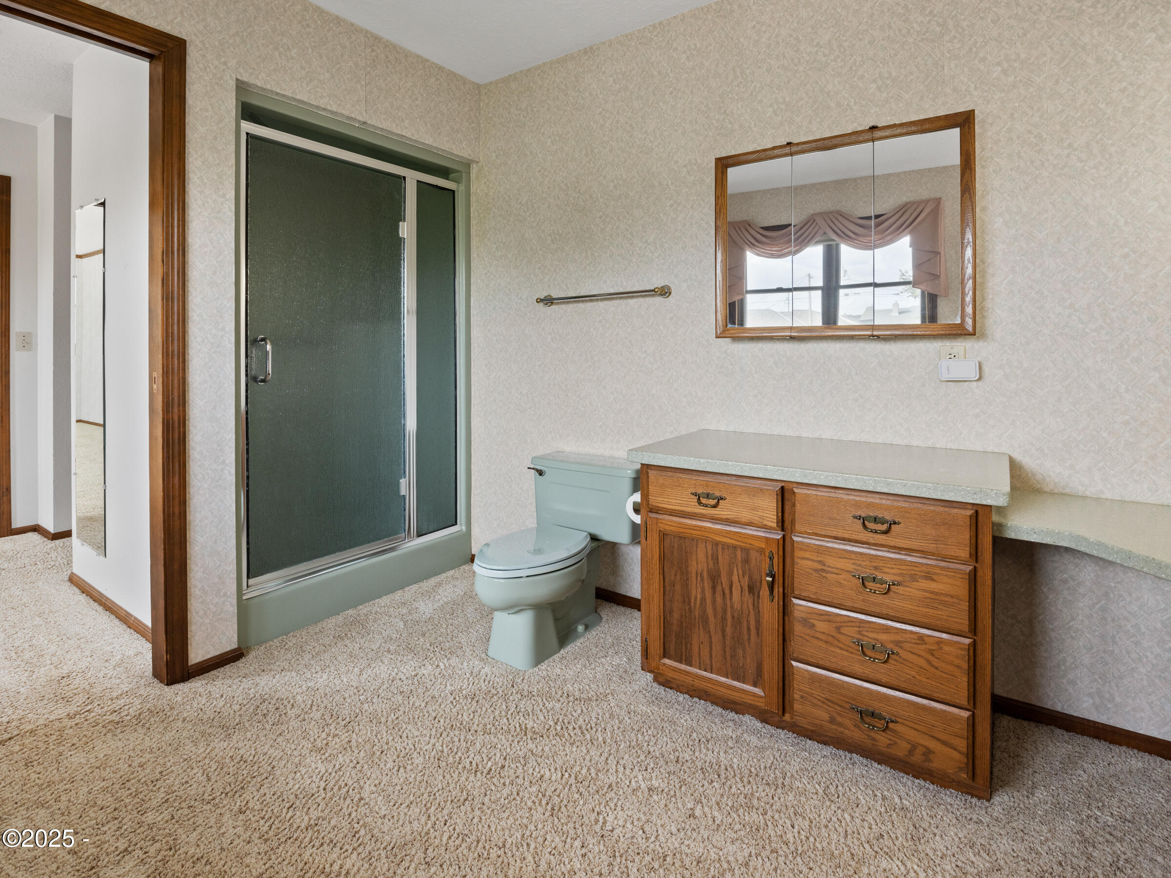 1016 Southwest Mark Street Newport, OR 97365 - Photo 41 of 70 Primary Bathroom(1)