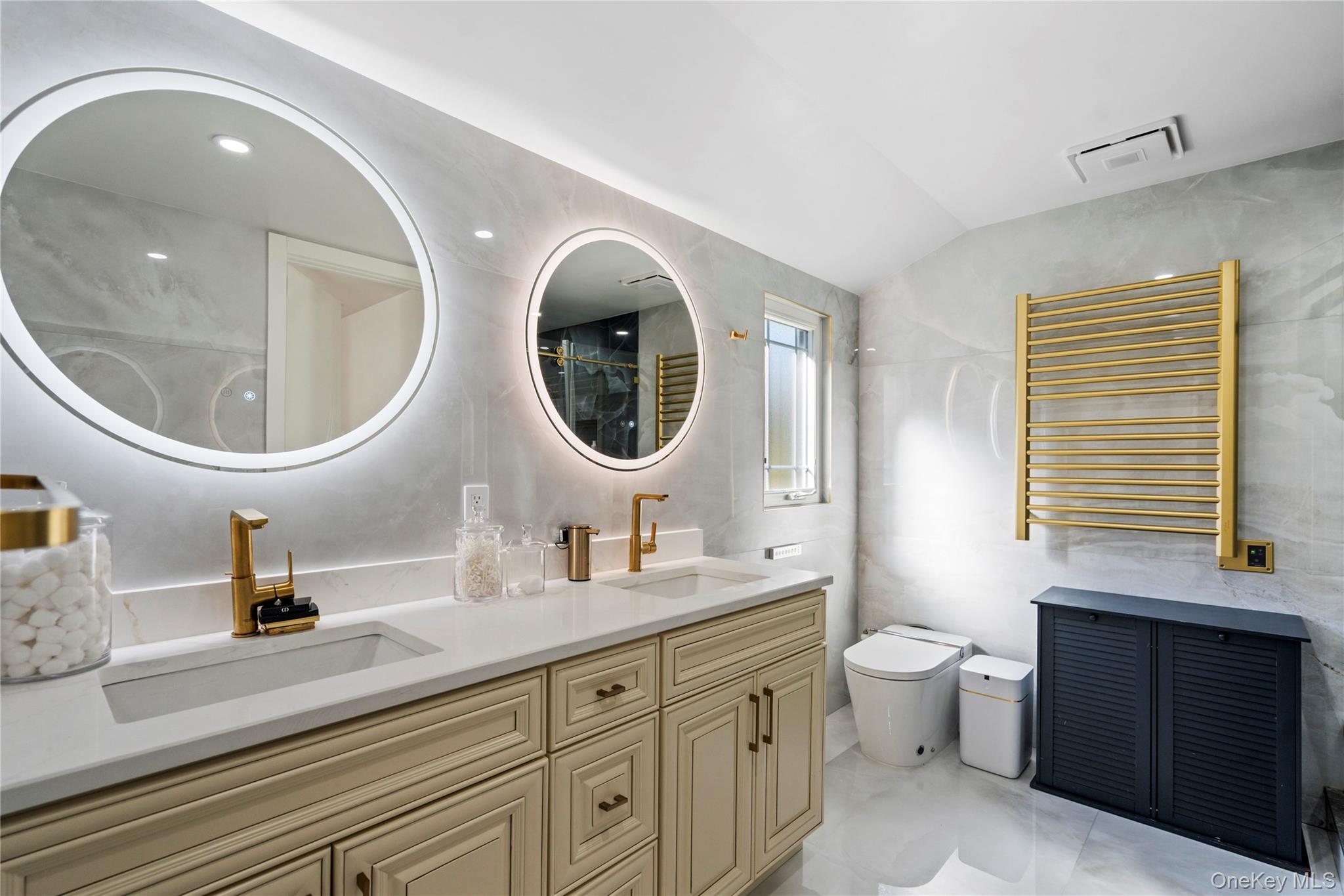 897 Ripley Lane Muttontown, NY 11771 - Photo 22 of 45 Primary Bathroom