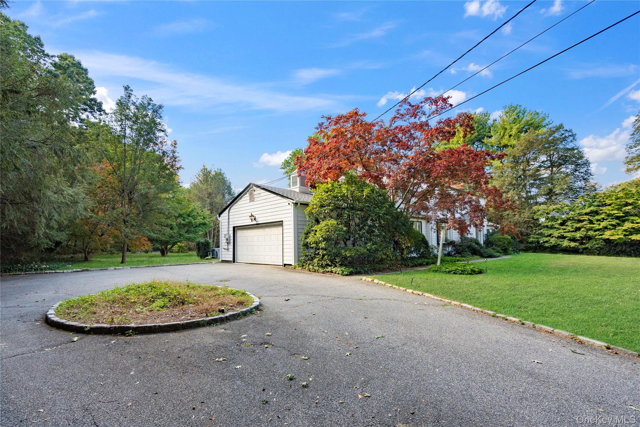 897 Ripley Lane Muttontown, NY 11771 - Photo 30 of 45 Spacious driveway and attached garage