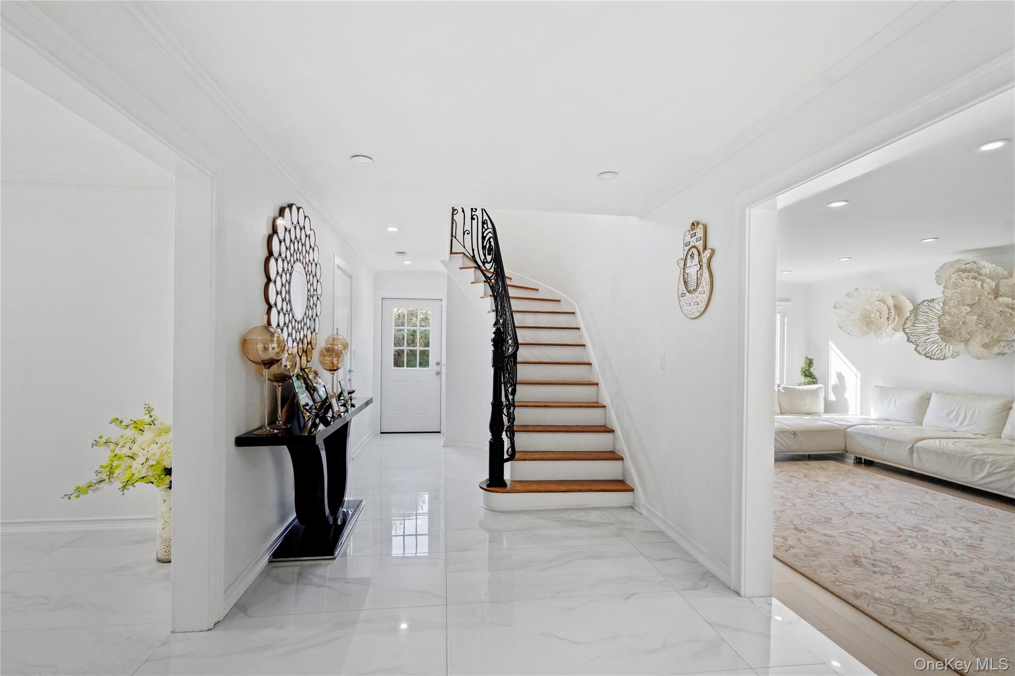 897 Ripley Lane Muttontown, NY 11771 - Photo 4 of 45 Entry Foyer