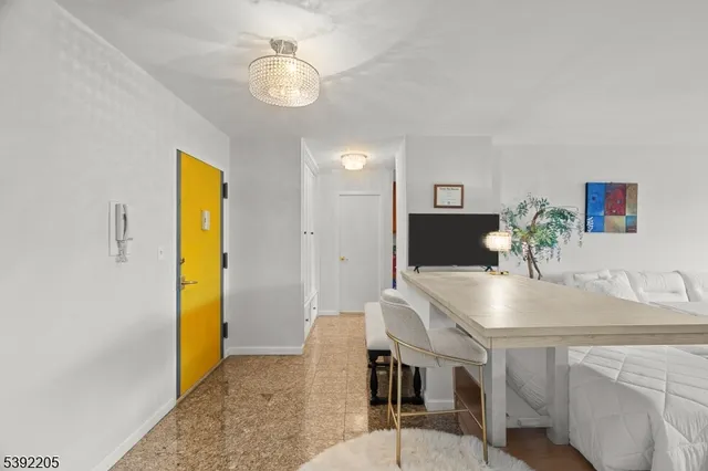 $379,900 | 1 Claridge Drive, Unit 503, Verona, NJ 07044