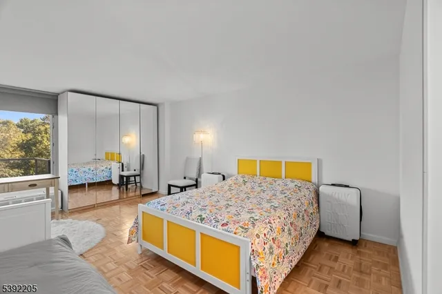 $379,900 | 1 Claridge Drive, Unit 503, Verona, NJ 07044