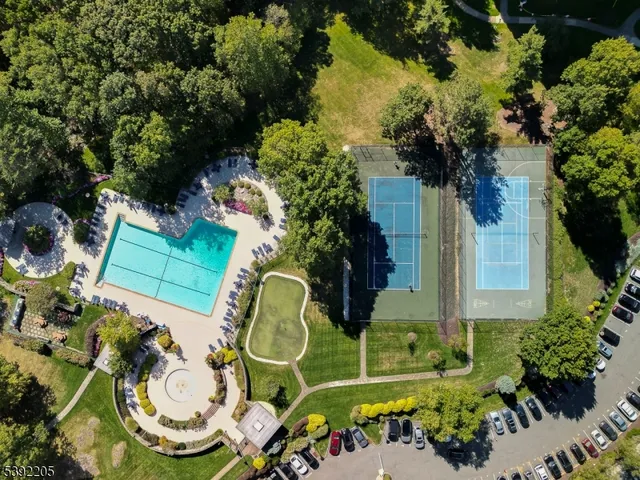 $379,900 | 1 Claridge Drive, Unit 503, Verona, NJ 07044