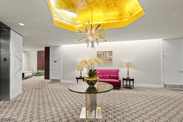 $379,900 | 1 Claridge Drive, Unit 503, Verona, NJ 07044