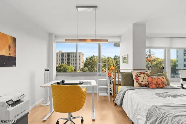 $379,900 | 1 Claridge Drive, Unit 503, Verona, NJ 07044