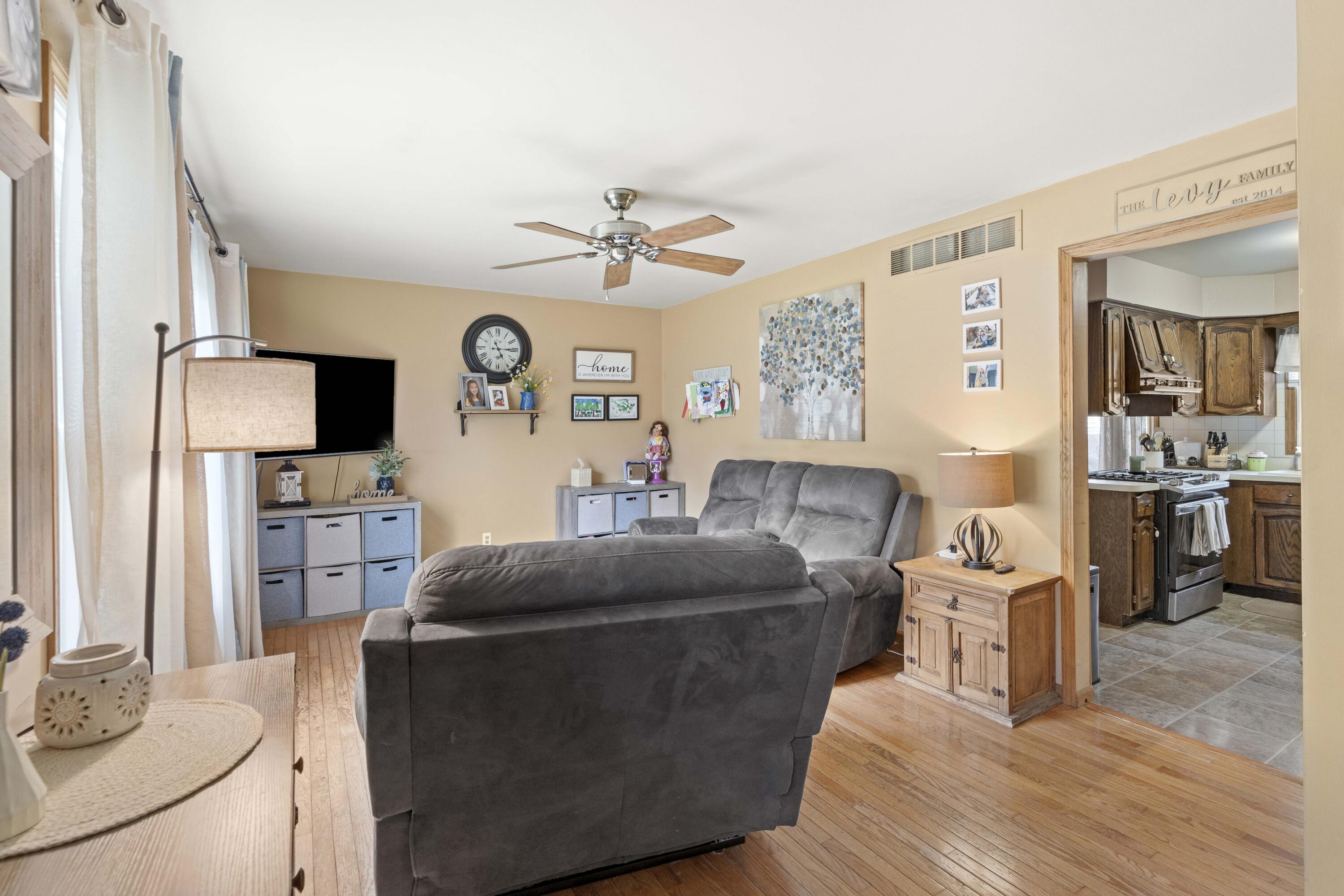 637 Joe Martin Road Lowell, IN 46356 - Photo 4 of 24 3000x2000