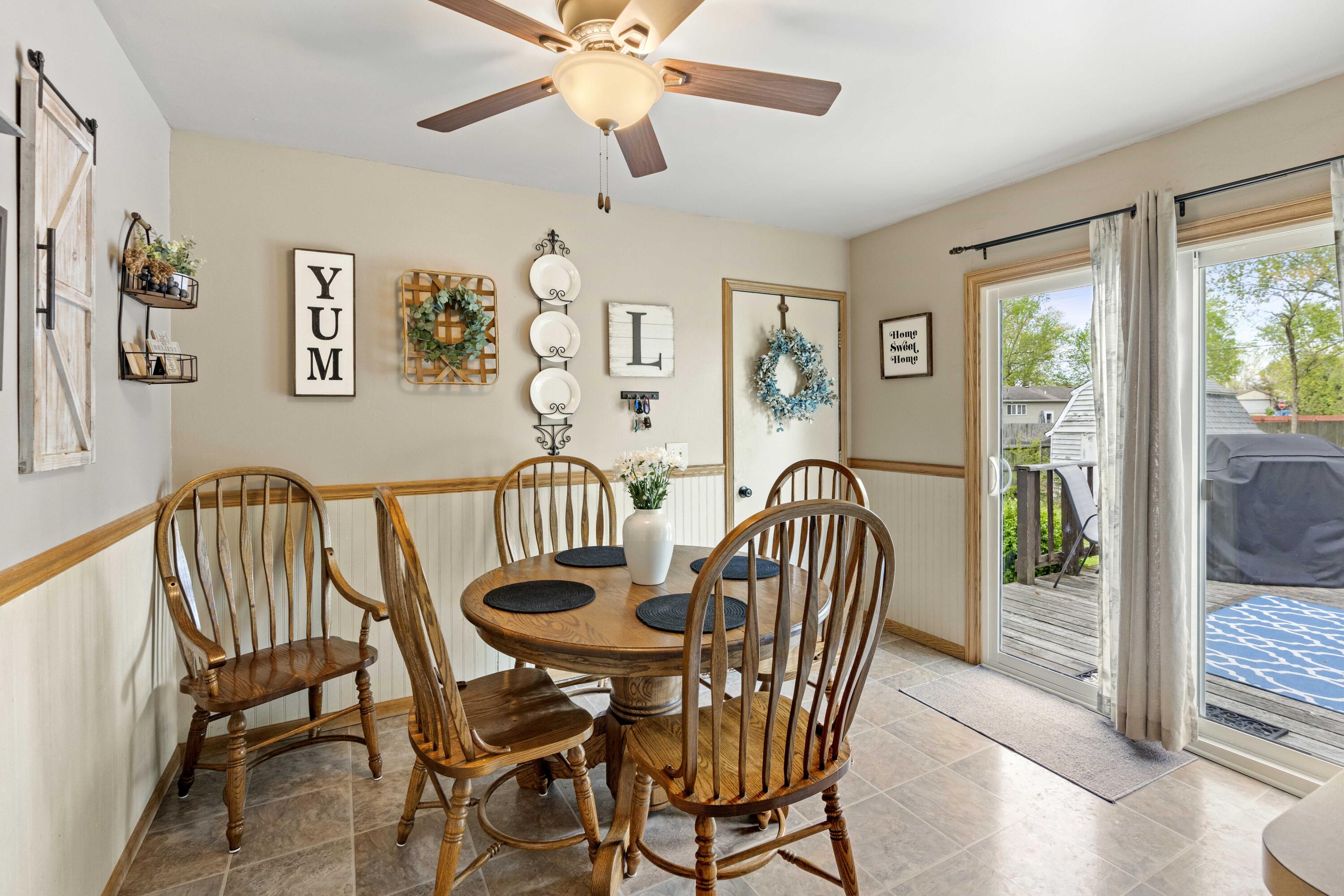 637 Joe Martin Road Lowell, IN 46356 - Photo 8 of 24 3000x2000