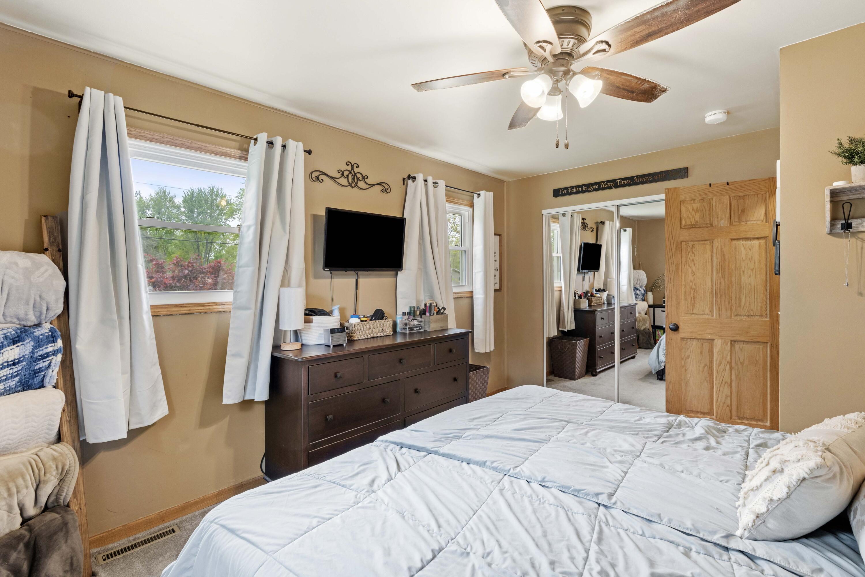 637 Joe Martin Road Lowell, IN 46356 - Photo 10 of 24 3000x2000