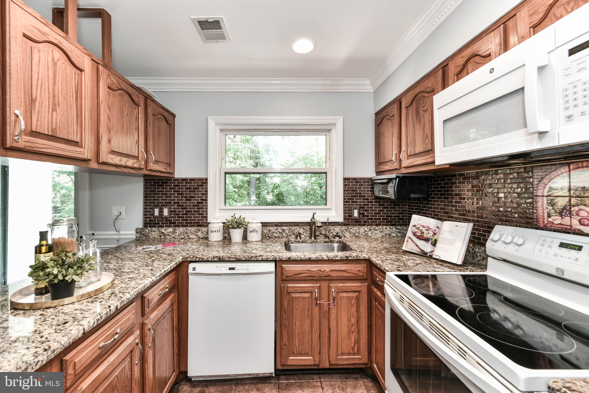 2194 Cartwright Place Reston, VA 20191 - Photo 12 of 51 Gallery Image 12