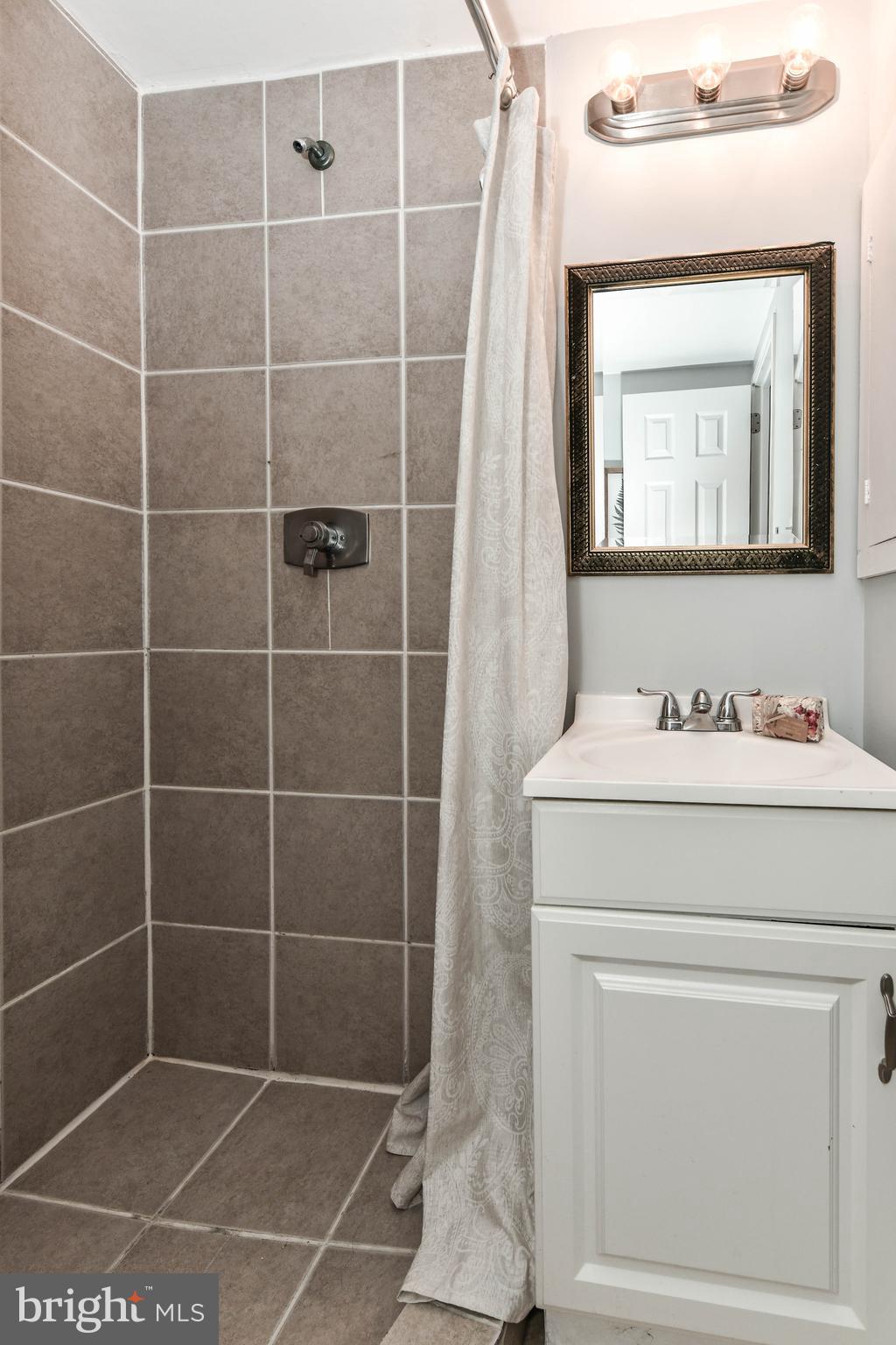 2194 Cartwright Place Reston, VA 20191 - Photo 32 of 51 Gallery Image 32