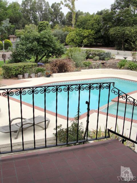 522 Avocado Place Camarillo, CA 93010 - Photo 19 of 30 a view of a street