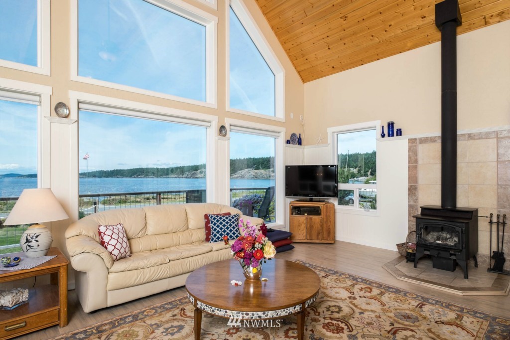 679 Mackaye Harbor Road Lopez Island, WA 98261 - Photo 5 of 24