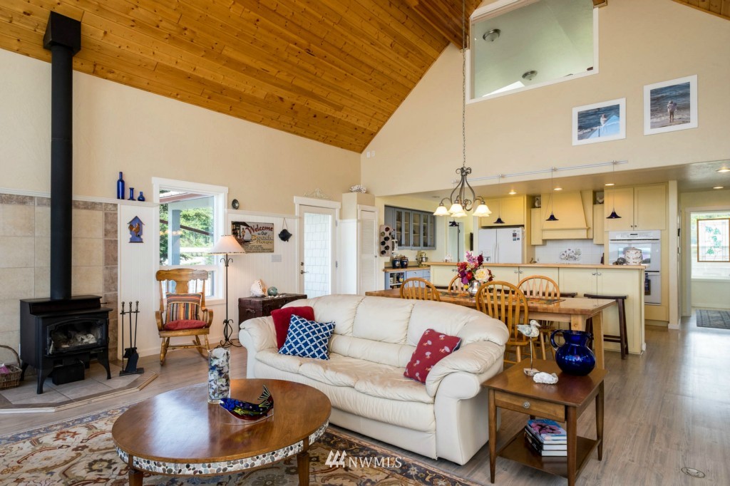 679 Mackaye Harbor Road Lopez Island, WA 98261 - Photo 6 of 24