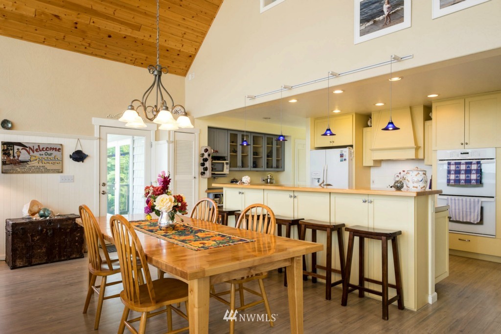 679 Mackaye Harbor Road Lopez Island, WA 98261 - Photo 7 of 24
