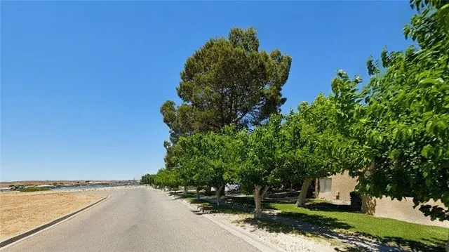 $1,500 | 14736 Chaparral Lane, Unit 1, Helendale, CA 92342