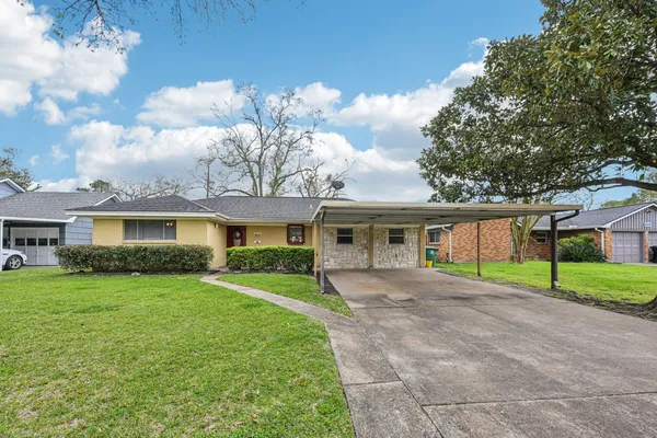 $370,000 | 9631 Carousel Lane, Houston, TX 77080