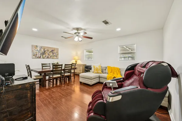 $370,000 | 9631 Carousel Lane, Houston, TX 77080