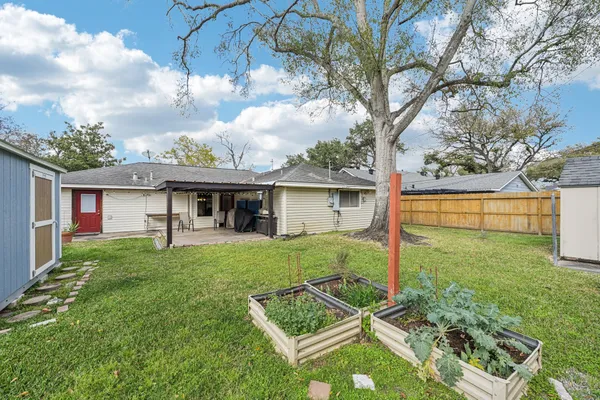 $370,000 | 9631 Carousel Lane, Houston, TX 77080