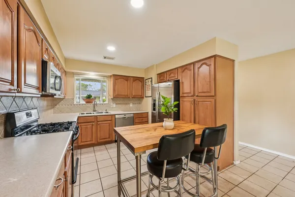$370,000 | 9631 Carousel Lane, Houston, TX 77080