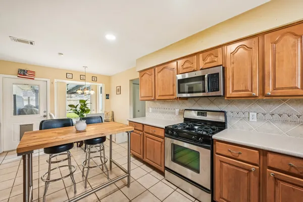 $370,000 | 9631 Carousel Lane, Houston, TX 77080