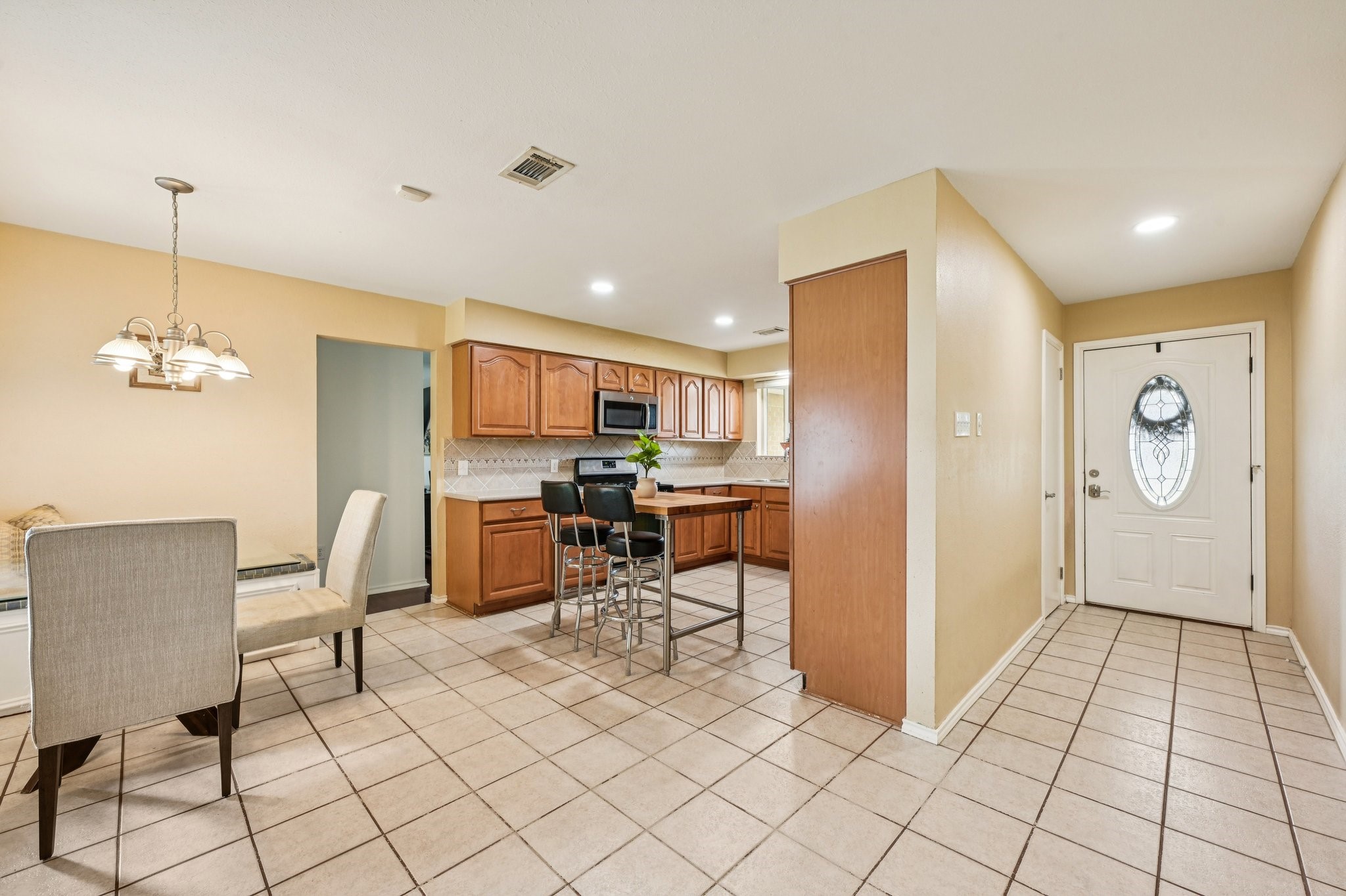 9631 Carousel Lane Houston, TX 77080 - Photo 10 of 28