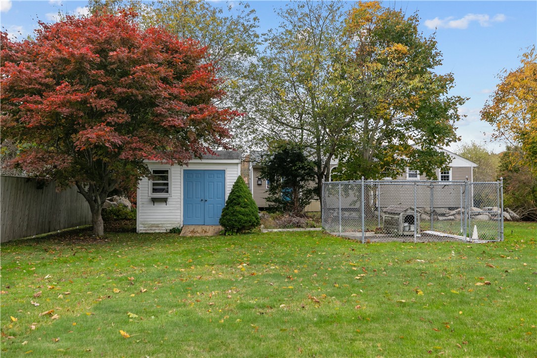 75 Montgomery Street Tiverton, RI 02878 - Photo 11 of 49